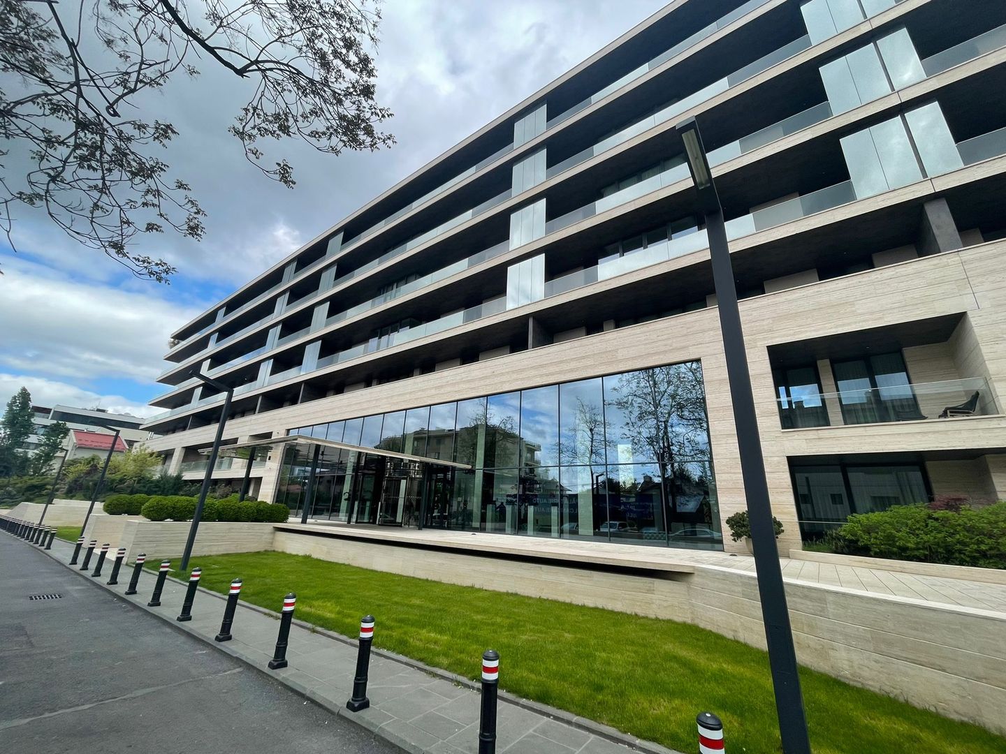 Apartament 3 camere  cu terasa EXCLUSIVIST - Poză 1