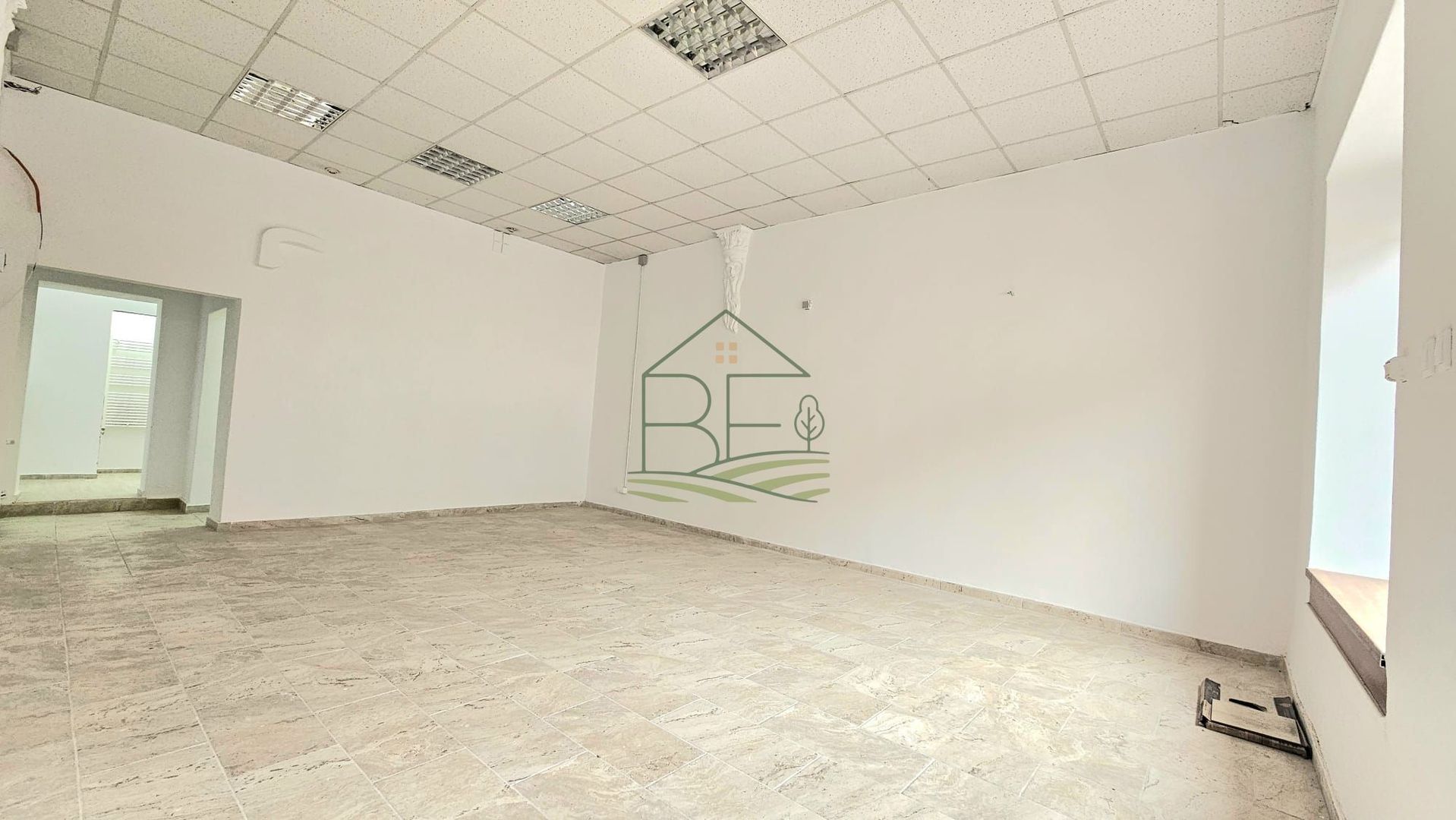 Spațiu comercial de închiriat pe Strada 9 Mai – Centrul Istoric Sibiu - Poză 2