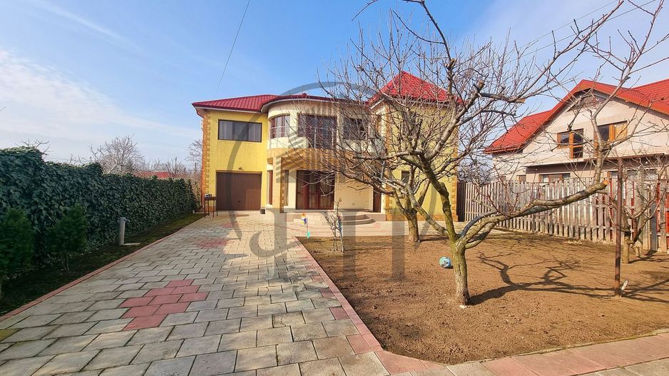 SOLD/VANDUT-Casă / Vilă cu 5 camere de vânzare - Poză 2