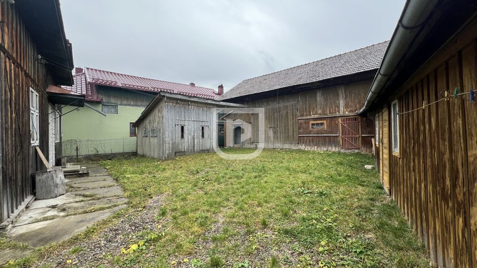 De vanzare casa, atelier fierarie, 4 anexe - 2507 mp in Manastirea Humorului - Poză 15