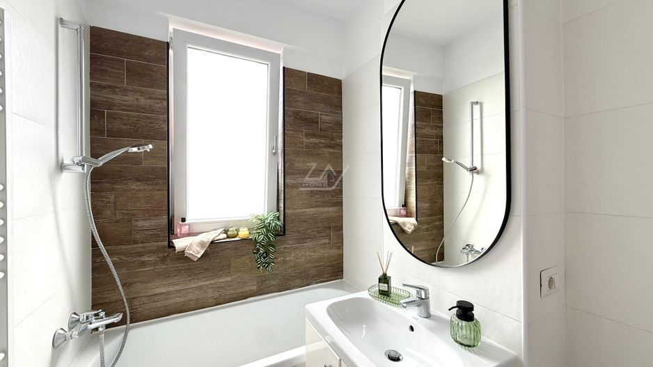 Vis a vis de Esso. Lift. Mijloc transport in fata. Loc de parcare. - Poză 9