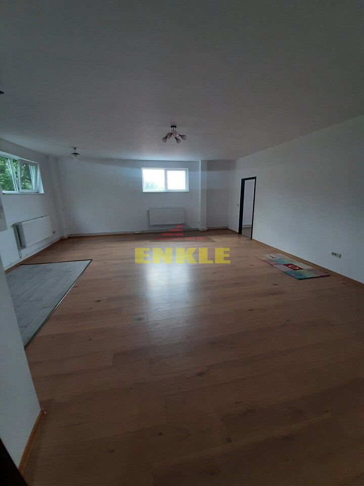 Hala 280 mp + apartament cu 4 camere la etaj /150 mp/ Zona Industriala - Poză 1