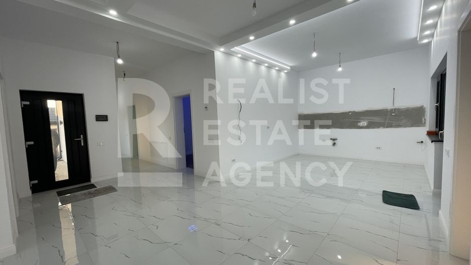 Vânzare, casă, 4 camere, 100 mp utili, teren 630 mp + garaj - Poză 3