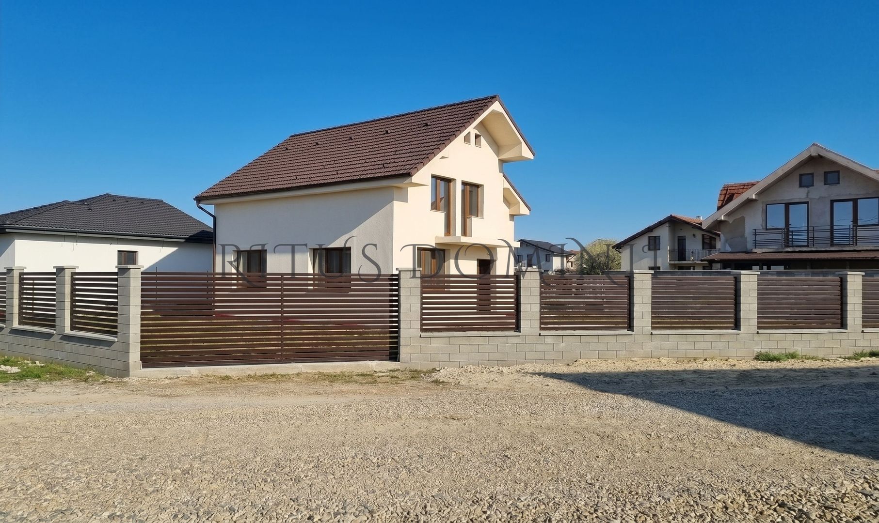 Vila cu 5 camere la Prima Închiriere, Sânmartin, 120mp - Poză 1