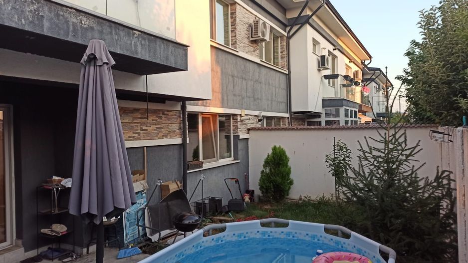 vila4cam2bai-curte-parcare-loc joaca-acces controlat-strOrizontului - Poză 4