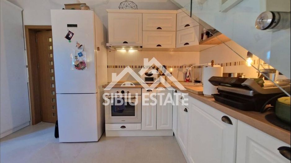 Casa moderna, de inchiriat, cu 3 camere, 2 bai, terasa - Poză 4