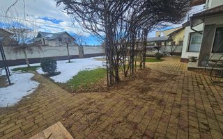 Vilă spațioasă Strejnicu S+P+1E+M, 8 camere, garaj, teren 595 mp - Poză 3