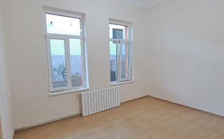 Dimitrie Cantemir, metrou Tineretului la 350 m, casa 2 camere + curte - Poză 2