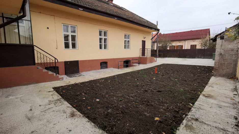 Casa singur in curte-zona Girocului - Poză 14