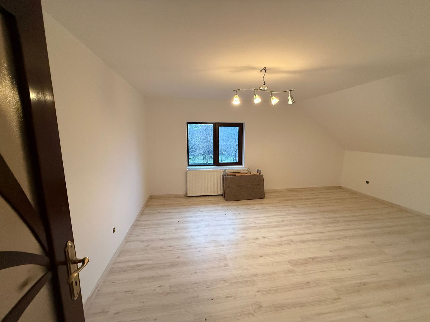 CASA DE INCHIRIAT RADAUTI | IDEAL PENTRU CRESA DE COPII | - Poză 25