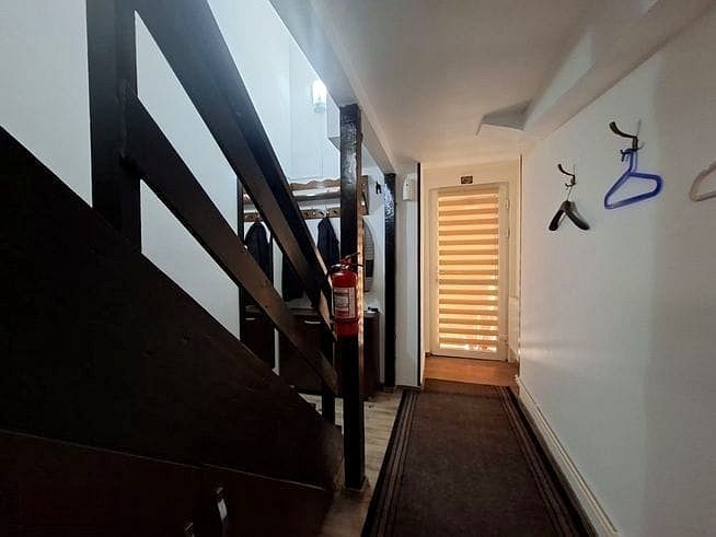 Proprietate cu 3 camere in centrul orasului pentru birouri sau locuit - Poză 12