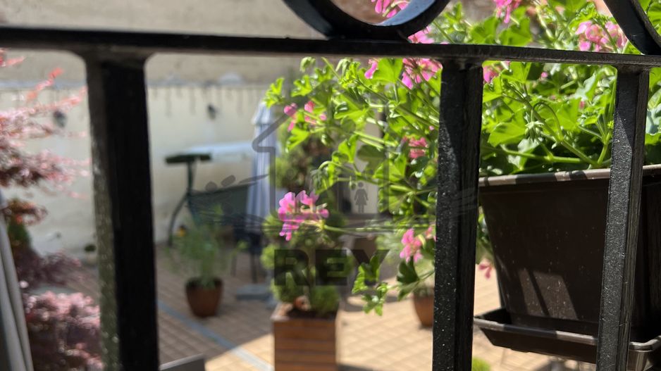 Vila de vanzare in zona Centrala/Orasul de jos - Poză 53