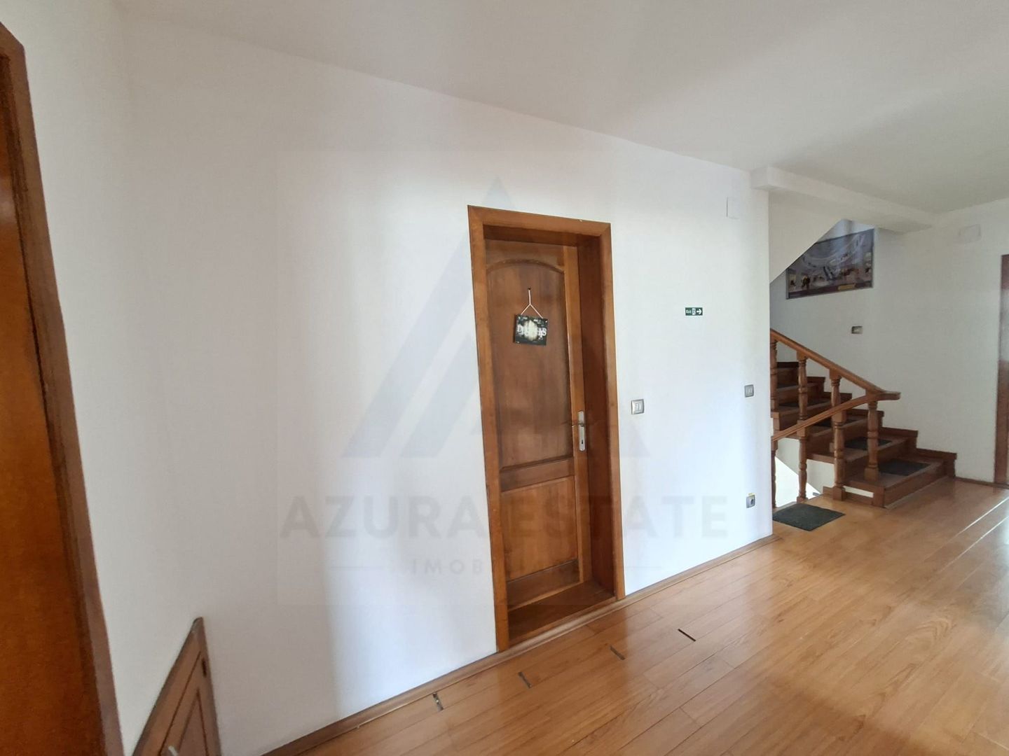 Spatiu birouri casa individuala curte proprie 9 birouri Selimbar - Poză 8