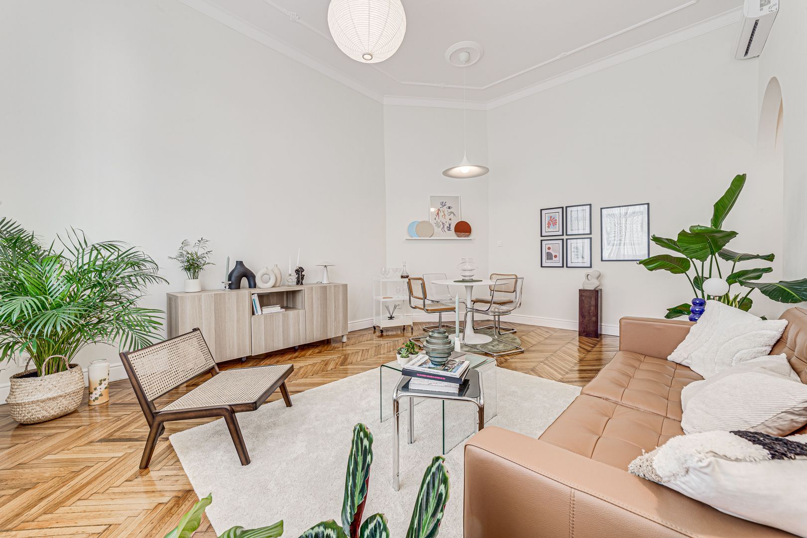 Apartament splendid în zonă centrală - Poză 2