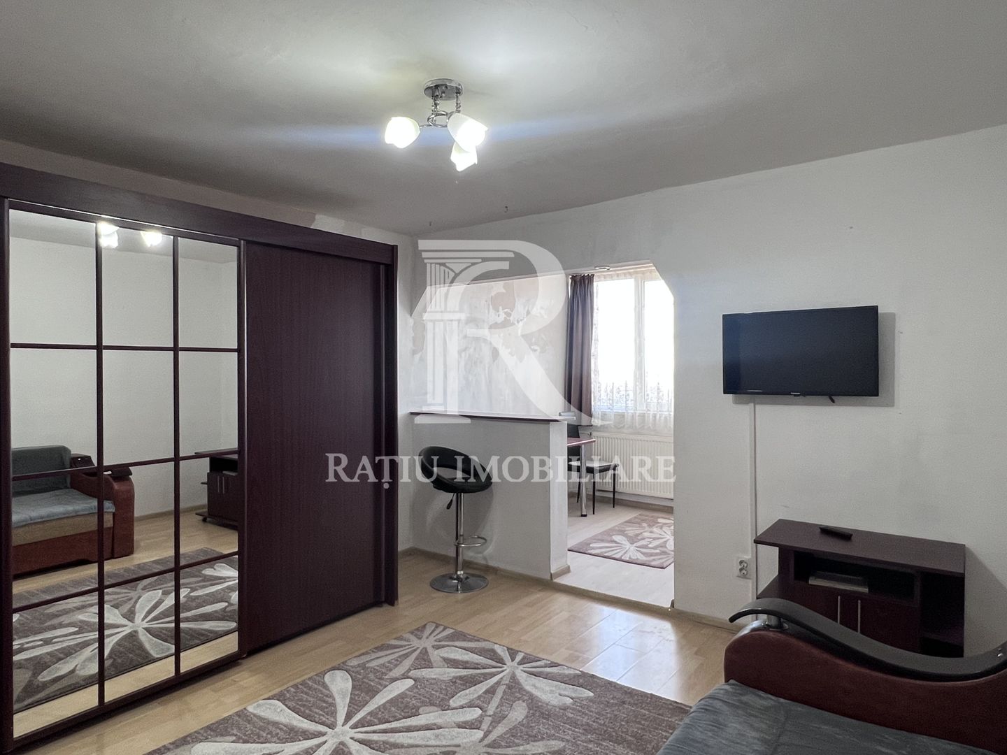 Studio de vanzare | Vedere Panoramica | Ascensor | Rogerius | Oradea - Poză 1