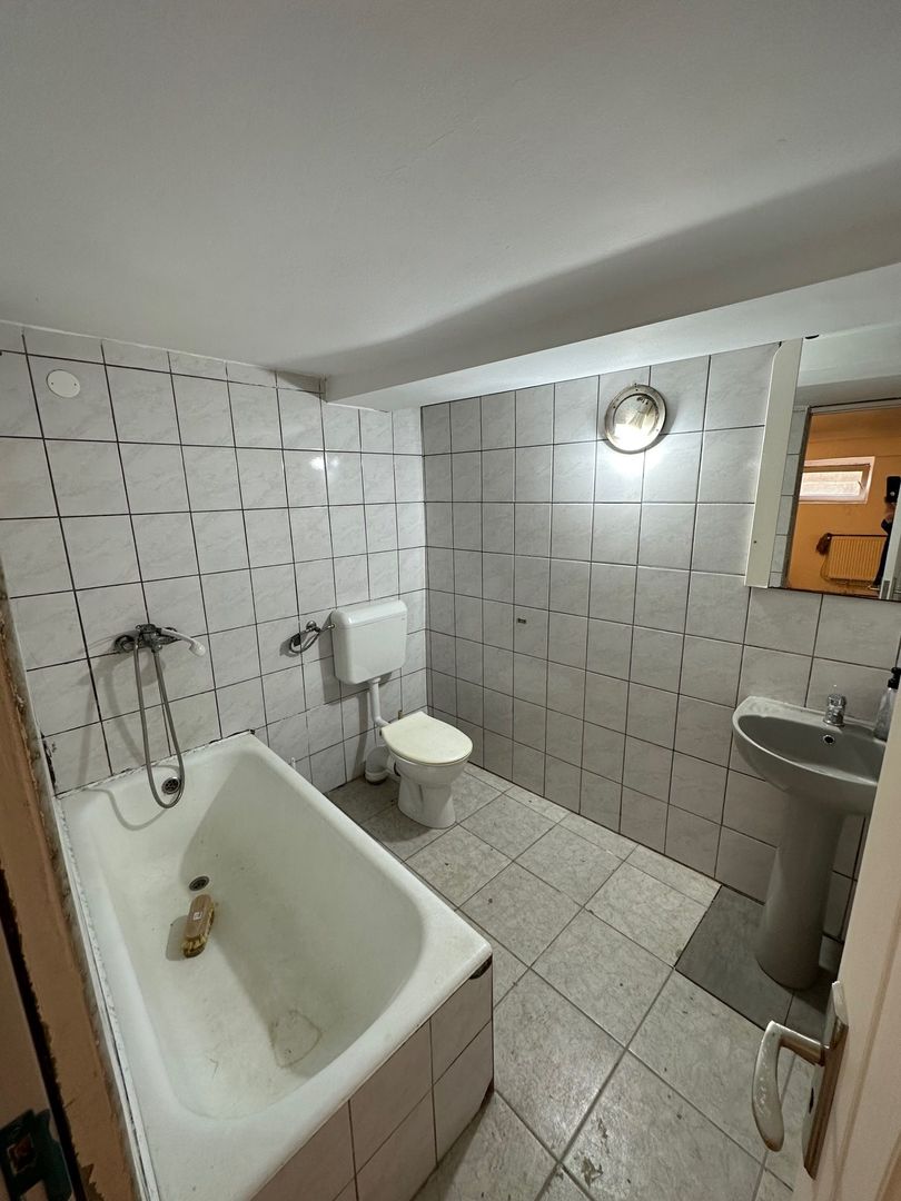 Apartament spatios 150 mp - Poză 15