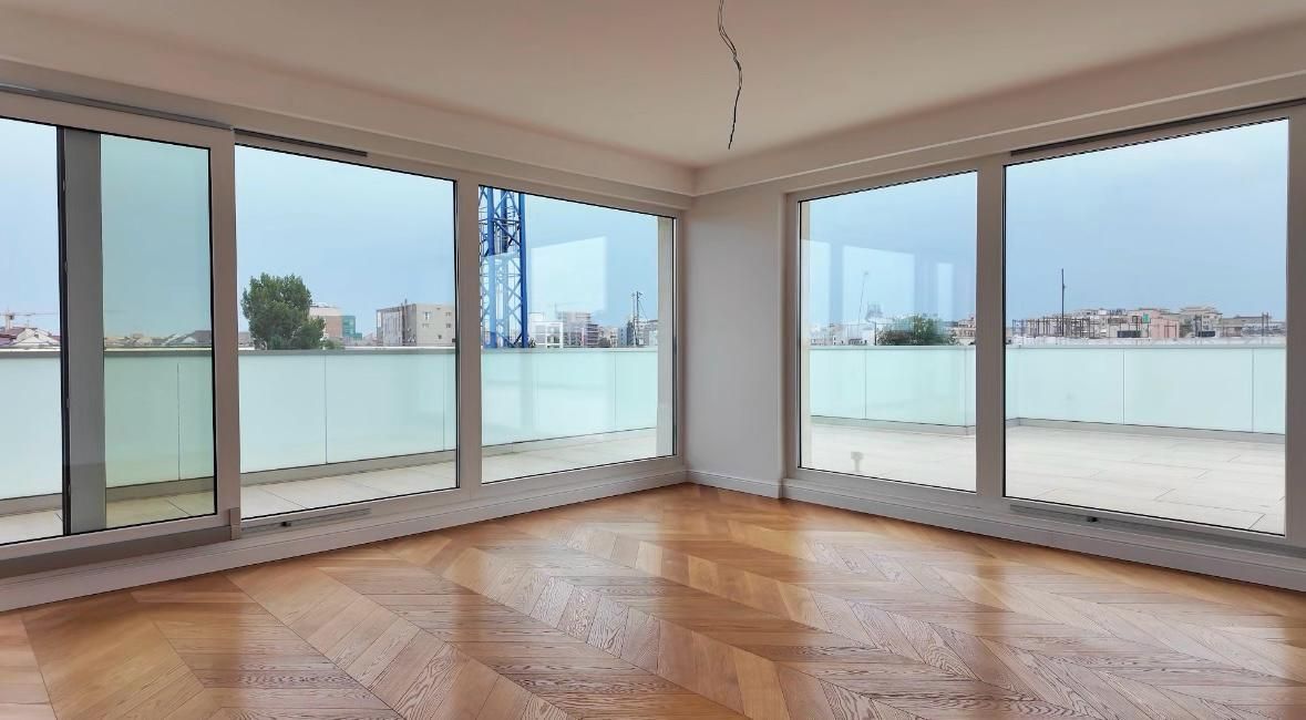 Penthouse cu 4 camere in zona Unirii, parcare si boxa in subteran - Poză 1