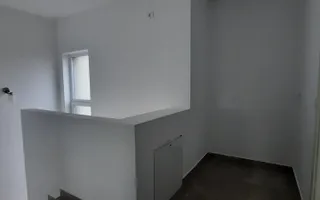 Locuinta cu 3 camere, curte si 2 locuri de parcare - Poză 12