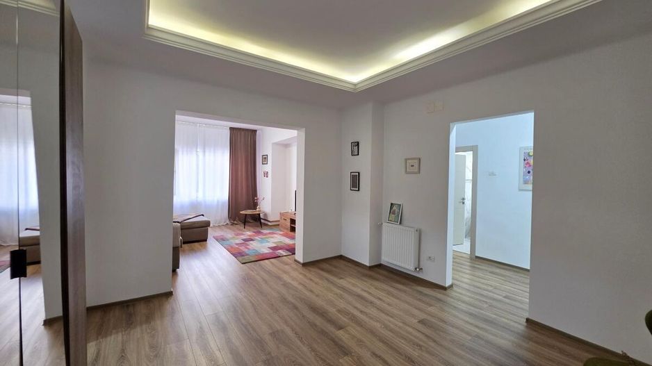Piata Romana, 4 camere 138 MP total, Etaj 2/9, renovat - utilat, liber - Poză 14