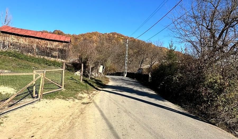 Teren de vanzare, zona montana, vedere panoramica, asfalt, utilitati - Poză 8