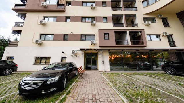 Apartament 3 camere, complet mobilat, decomandat, etaj intermediar - Poză 4
