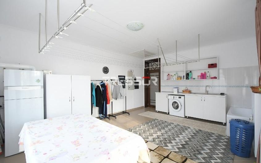 Proprietate premium cu teren de 2.000 mp | Casă 412 mp utili - Poză 9