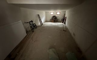 Casa la artera pretabilă Clinica medicala / birouri - Poză 26