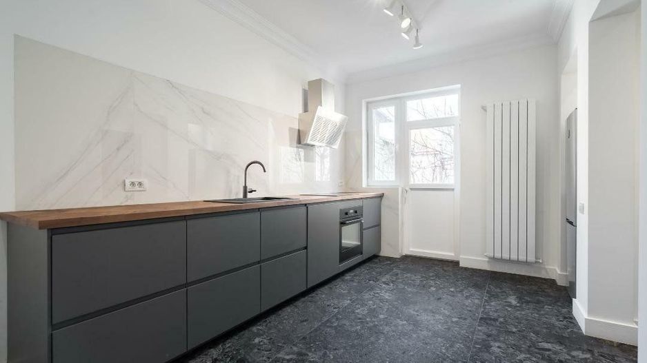 Apartament 5 Camera cu intrare proprie și curte, ideal pentru birou - Poză 4