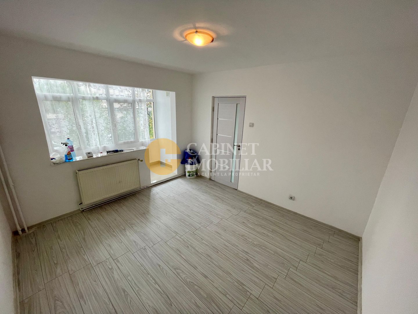 Apartament cu 2 camere - Etaj 1 - Bloc Fara Risc - Zona Primaveri - Poză 3