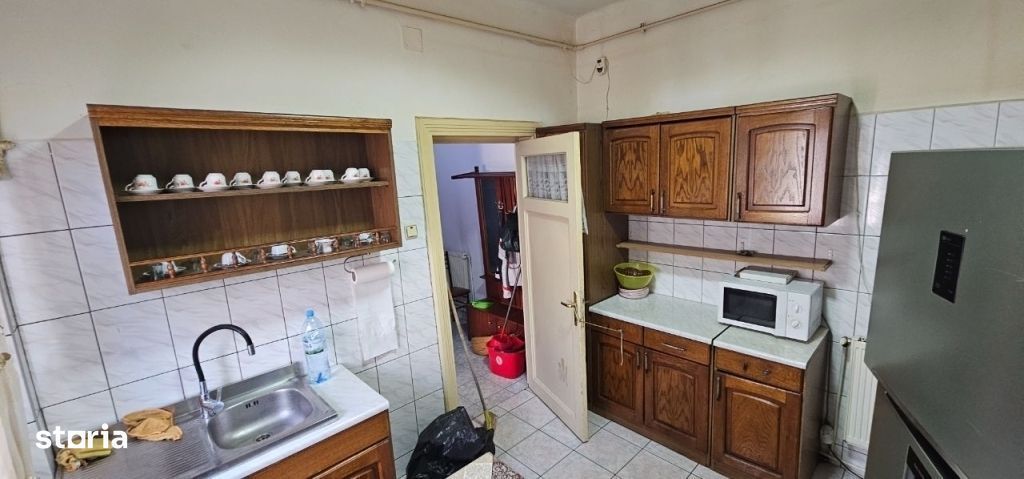 Vila P+1 Piața Muncii , strada Orzari, apartament cu 3 camere la Parer - Poză 15