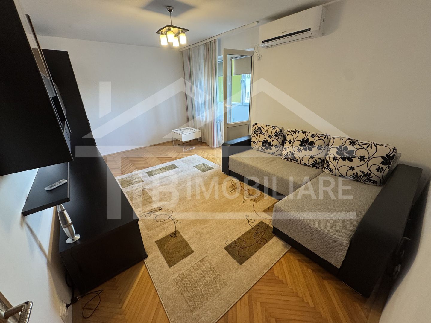 Apartament cu 2 camere, decomandat, 54mp, Zona Pandurilor - Poză 1