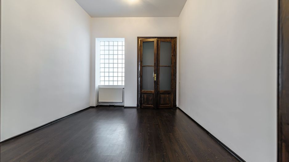 De închiriat: Spațiu ultracentral, renovat - Poză 3