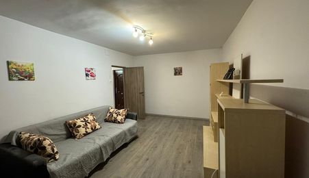 Apartament de 3 camere, 75mp, decomandat, Zona Fortuna