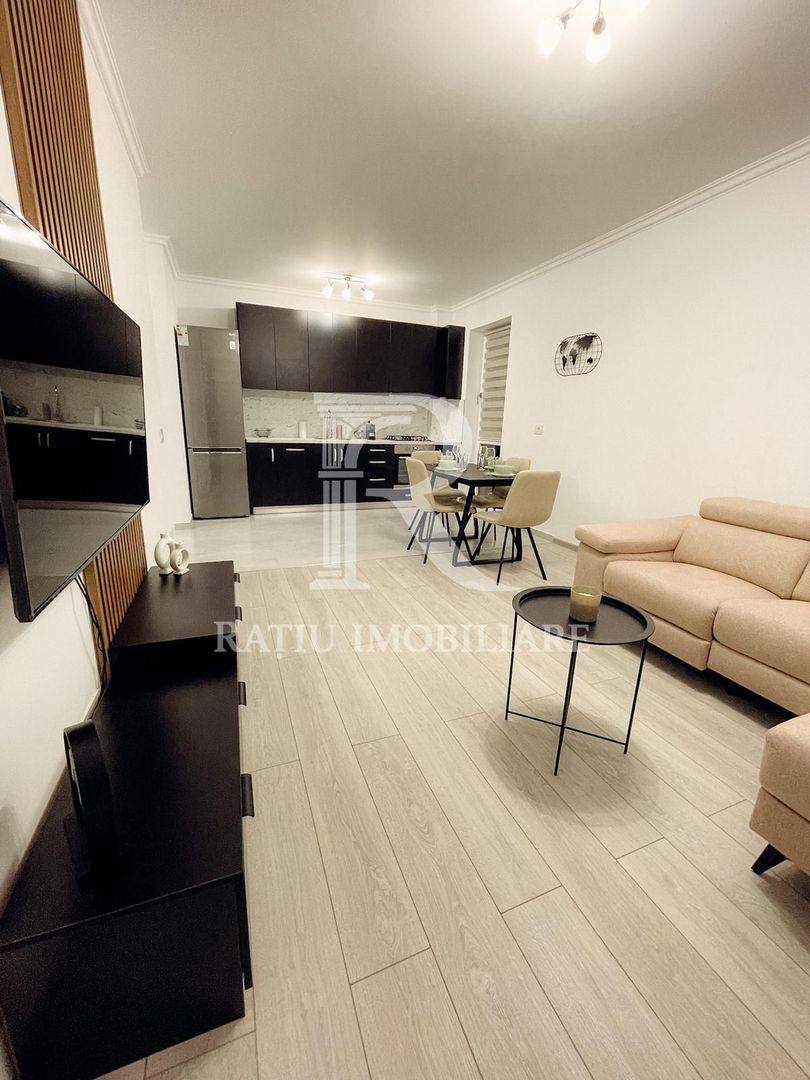 Apartament cu 3 camere | Prima Universității | Oradea - Poză 2