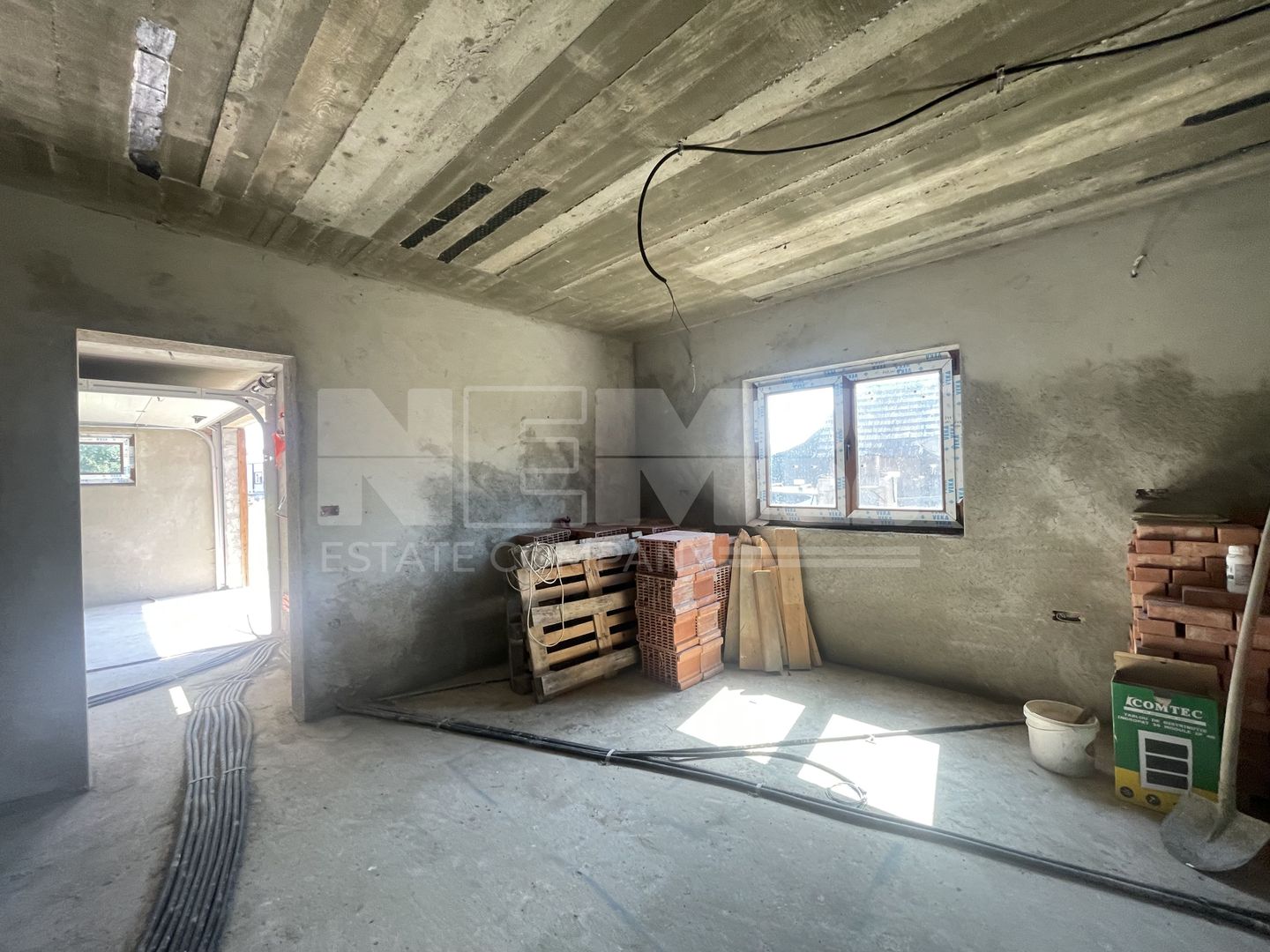 CASA LA ROSU DIN CARAMIDA + GARAJ I 12,5 ARI I VICOV DE SUS I - Poză 10