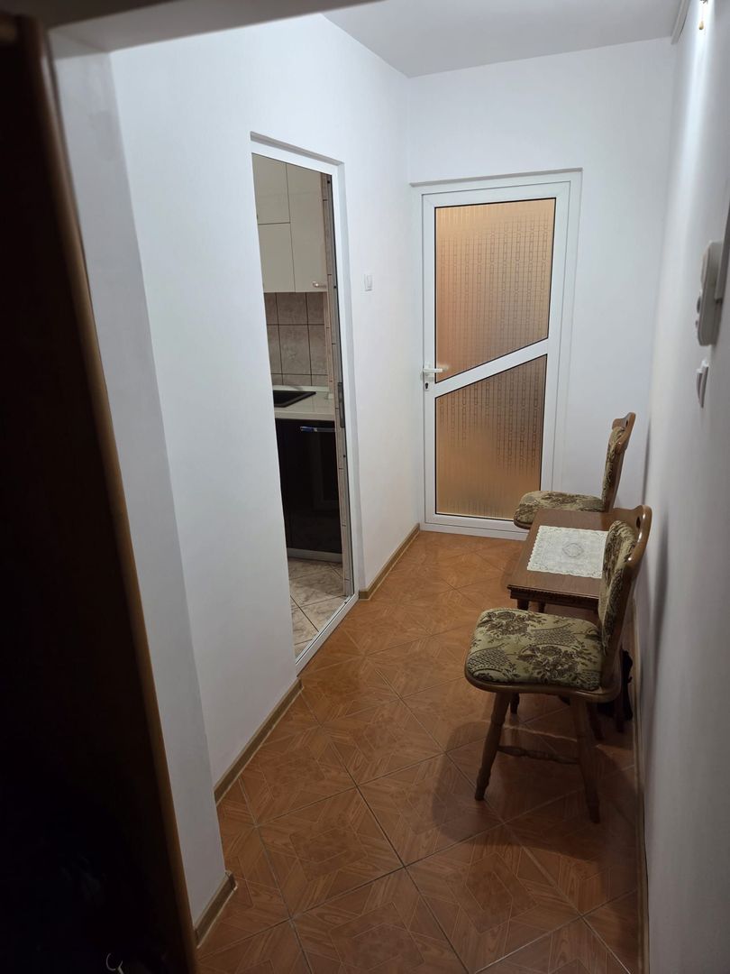 Apartament 2 camere, etaj 1, zonă excelenta - Poză 12
