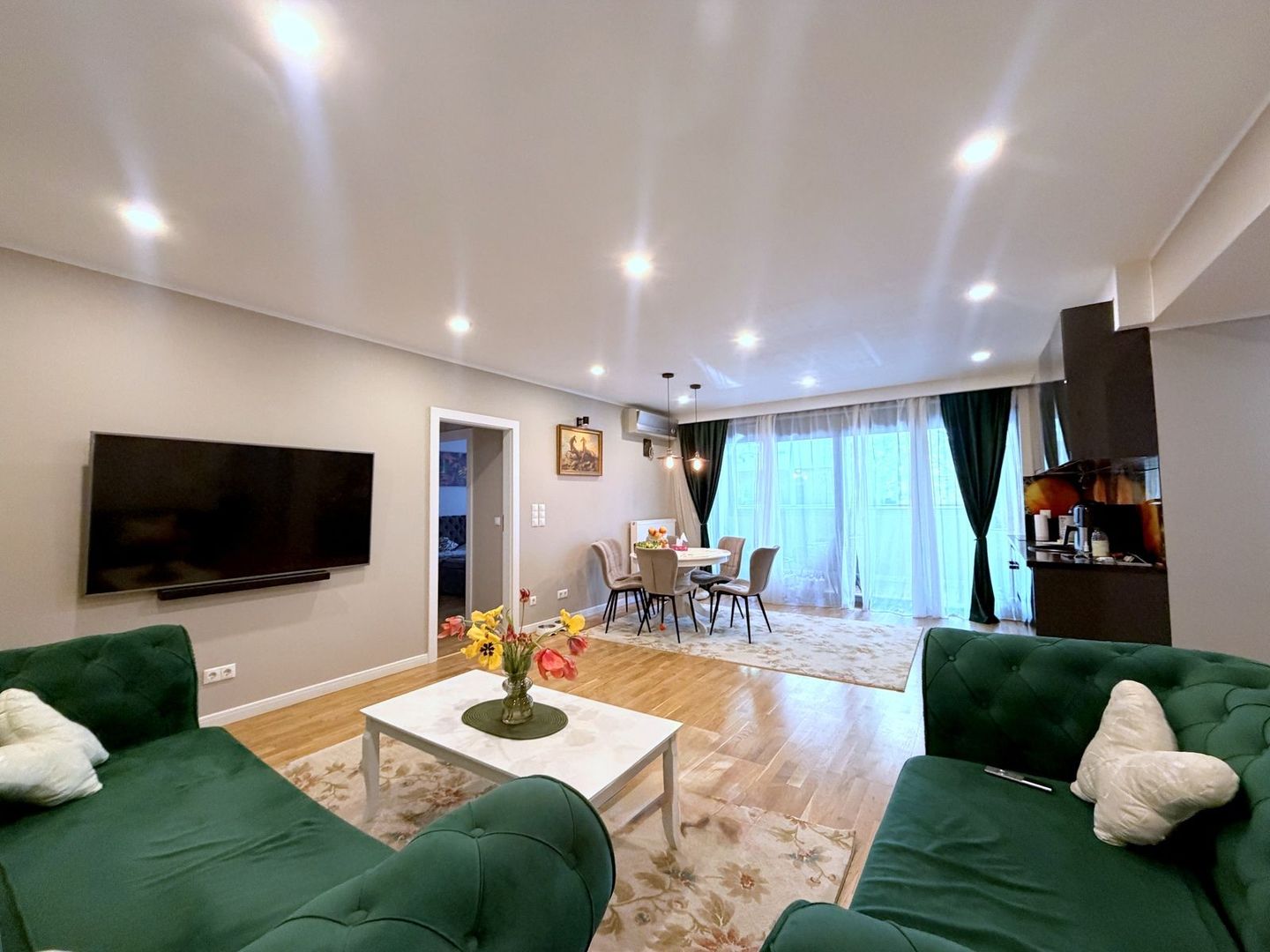 3 camere | boxa | loc parcare | GreenLake Sisesti - Poză 1