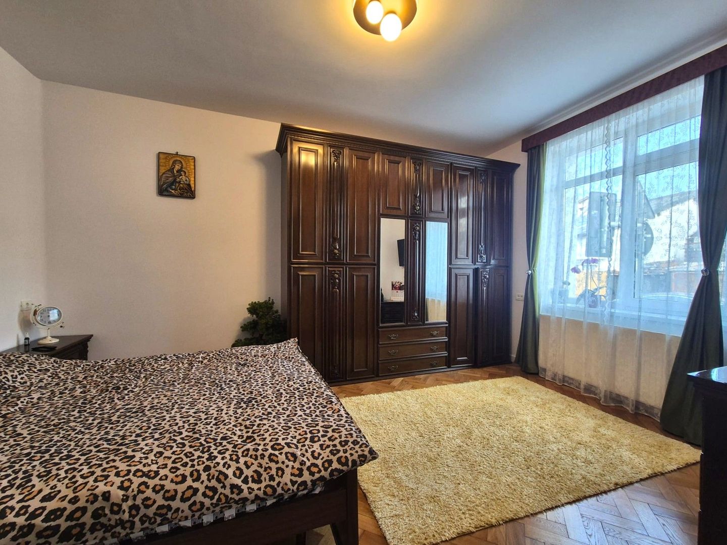 Piața de Miercuri, casă singură în curte, renovată 2025 - Poză 6