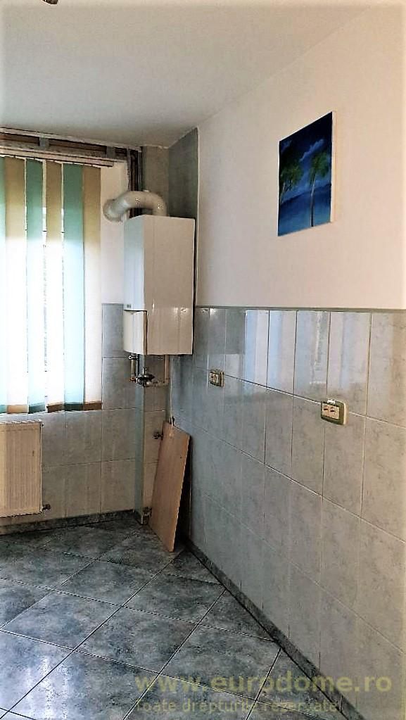 Apartament pretabil locuit sau birouri - Poză 3