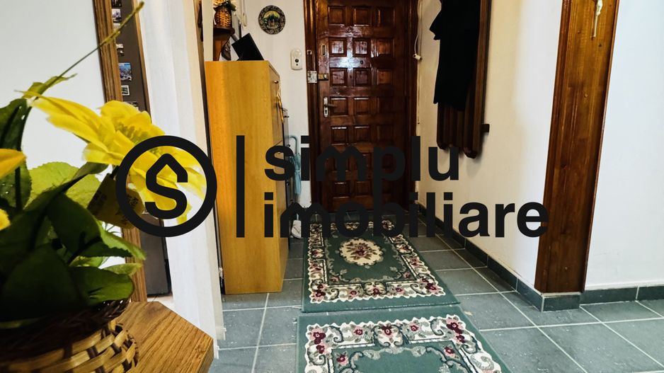 3 decomandate, centrala, 1 Mai - 110 000 Euro - Poză 7