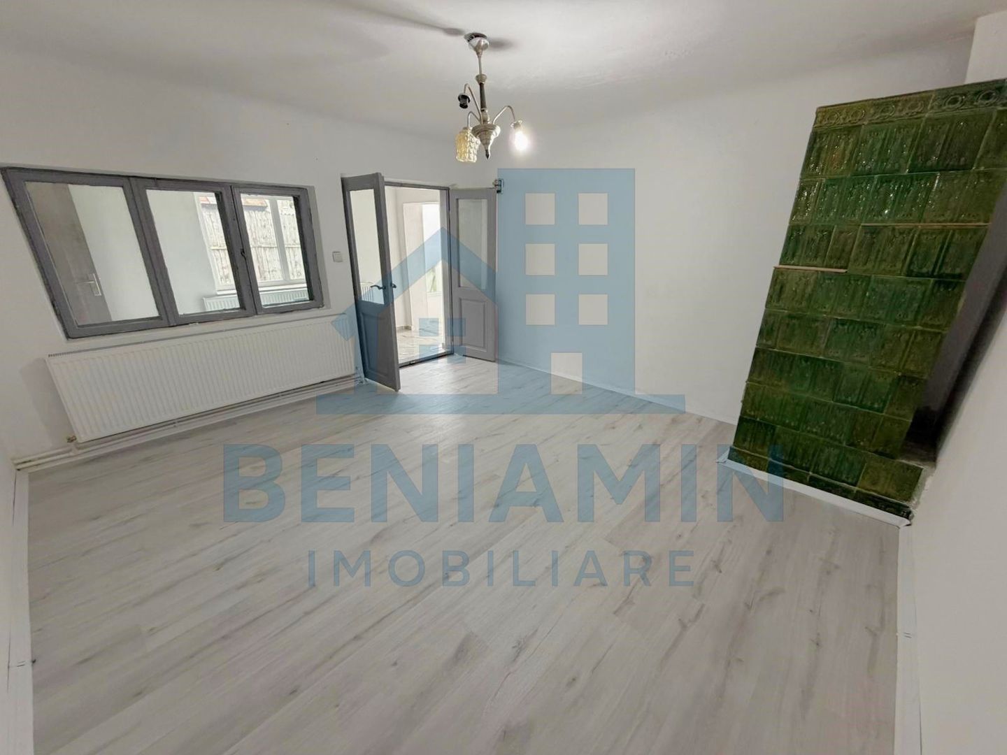 Casa 3 camere-Teren 300mp-Centrala termica-Libera-Zona Brestei - Poză 3