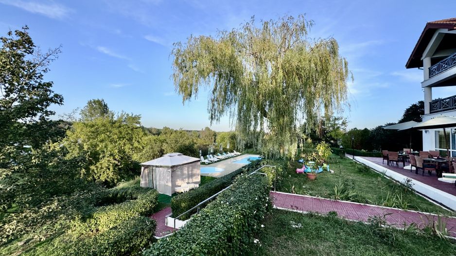 Hotel 20 camere Delta Dunarii 50 m deschidere teren 6000 mp acces auto - Poză 26