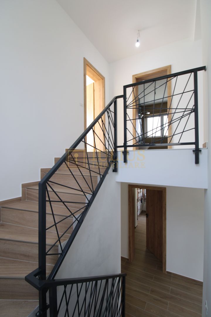 Casa zona Lunei, 5 camere + 3 bai, centrala proprie, rezidential sau birouri ! - Poză 22