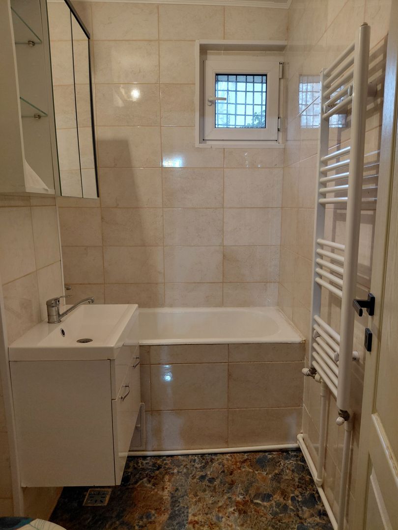 De inch iriat apartament 2 cam dec – Zona Baia Comunală, parter - Poză 5
