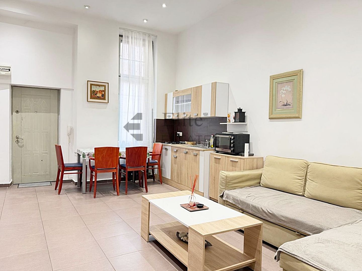 Apartament ultracentral cu 2 camere | Palatul Apollo Oradea - Poză 1