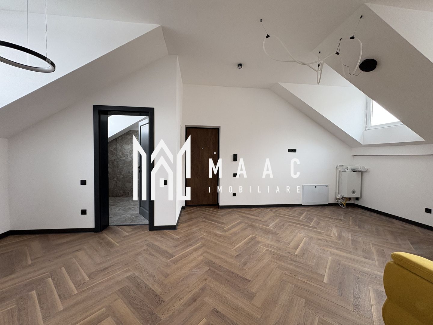 Apartament la vilă I 3 Camere I Et 2 I Balcon I 2 Parcări - Poză 1