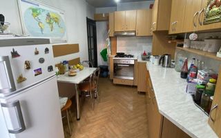 Casa 210 mp-garaj-curte amenajata-panouri solare-Ghinda - Poză 4