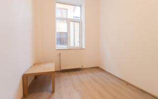Apartamentul "REHEGUA" , stradal, bloc "REABILITAT" - Poză 3