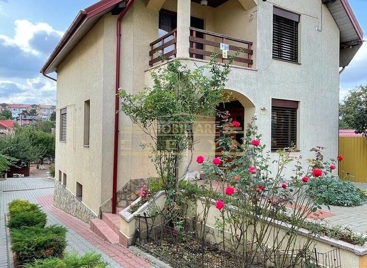 Vila de vanzare D+P+1 220 mp cu teren 300 mp, pret 285000 euro negociabil ! - Poză 9