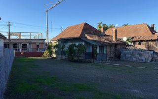 Vând casă in Ernei de 66 mp si teren in suprafață de 2530 mp - Poză 4